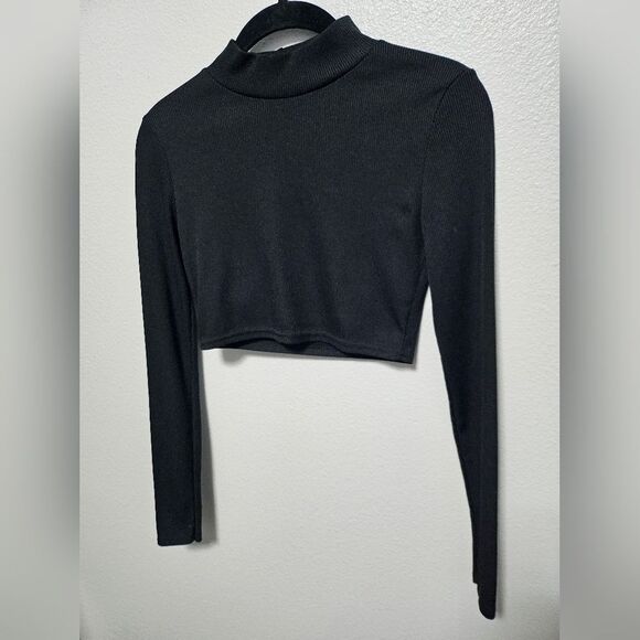 Nasty Gal Neutral Minimalist Ribbed Mock Neck Black Longsleeve Crop Shirt Size 2 - Picture 4 of 8